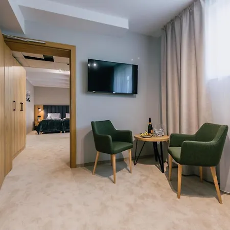 Country Club I Caloroczne Hotel 4*