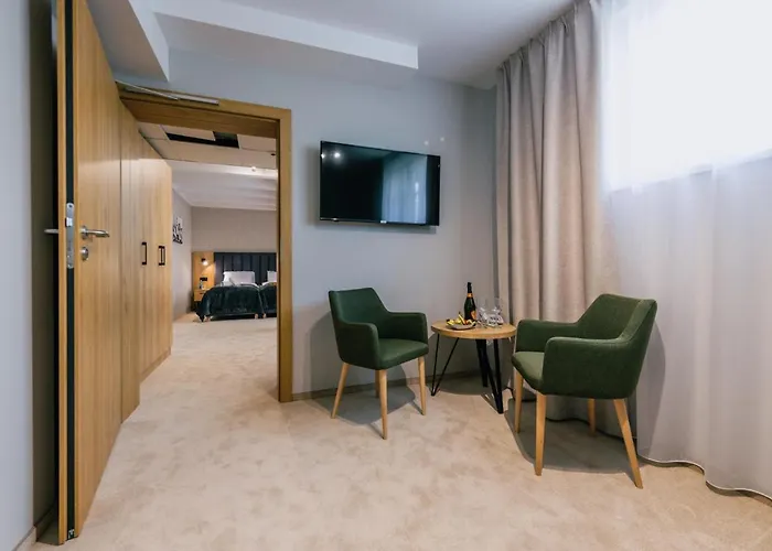 Country Club I Caloroczne Hotel 4*